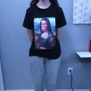 Black t-shirt with mona Lisa painting
